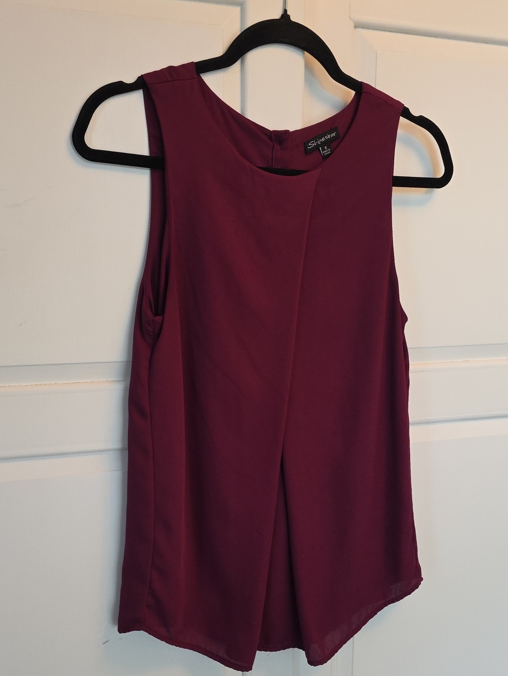 Shinestar Sleeveless Pleat Front Camisole in Burgundy